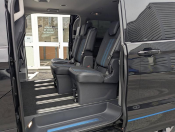 Photo 16 du bon plan FORD Tourneo Custom 340 L1H1 2.5 Duratec 232ch Hybride rechargeable Sport CVT occasion à 65421 €