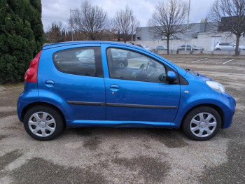 Photo 6 du bon plan PEUGEOT 107 1.0 12v Urban 5p occasion à 5800 €