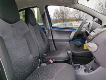 Photo 14 du bon plan PEUGEOT 107 1.0 12v Urban 5p occasion à 5800 €