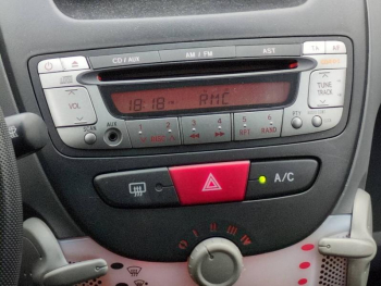 Photo 19 du bon plan PEUGEOT 107 1.0 12v Urban 5p occasion à 5800 €