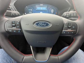 Photo 14 du bon plan FORD Kuga 2.5 Duratec 180ch Hybrid FlexiFuel ST-Line Powershift occasion à 31890 €