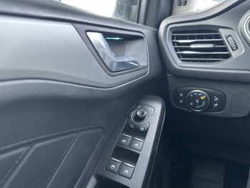 Photo 17 du bon plan FORD Focus 1.0 Flexifuel mHEV 125ch Titanium X Business occasion à 20590 €