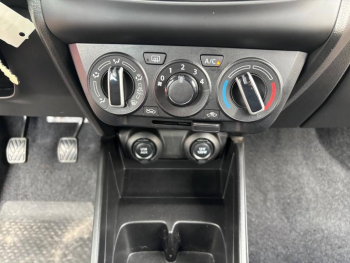 Photo 13 du bon plan SUZUKI Swift 1.2 Dualjet Hybrid 83ch Avantage occasion à 13990 €