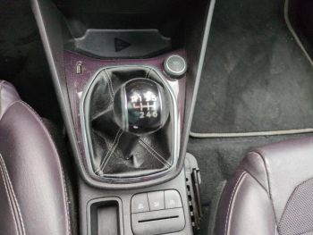 Photo 10 du bon plan FORD Fiesta 1.5 TDCi 120ch Stop&Start Vignale 5p Euro6.2 occasion à 12490 €