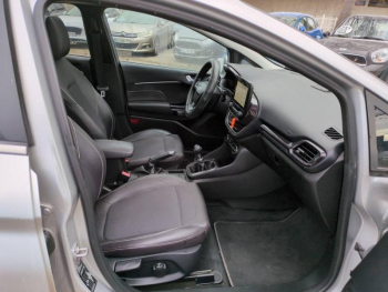 Photo 16 du bon plan FORD Fiesta 1.5 TDCi 120ch Stop&Start Vignale 5p Euro6.2 occasion à 12490 €