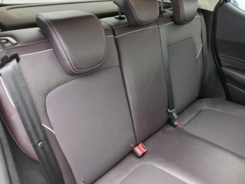 Photo 17 du bon plan FORD Fiesta 1.5 TDCi 120ch Stop&Start Vignale 5p Euro6.2 occasion à 12490 €