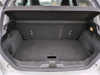 Photo 18 du bon plan FORD Fiesta 1.5 TDCi 120ch Stop&Start Vignale 5p Euro6.2 occasion à 12490 €