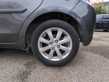 Photo 11 du bon plan TOYOTA Yaris 69 VVT-i Tendance 5p occasion à 8800 €