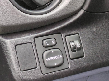 Photo 19 du bon plan TOYOTA Yaris 69 VVT-i Tendance 5p occasion à 8800 €