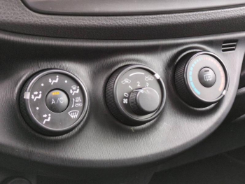 Photo 23 du bon plan TOYOTA Yaris 69 VVT-i Tendance 5p occasion à 8800 €