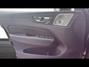 Photo 17 du bon plan VOLVO XC60 T6 Hybride Rechargeable 350ch Ultra Style Dark Geartronic 8 AWD occasion à 61500 €