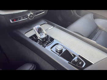 Photo 22 du bon plan VOLVO XC60 T6 Hybride Rechargeable 350ch Ultra Style Dark Geartronic 8 AWD occasion à 61500 €