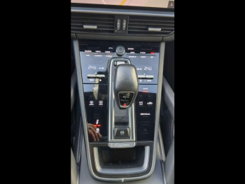 Photo 22 du bon plan PORSCHE Cayenne 3.0 462ch E-Hybrid occasion à 56990 €