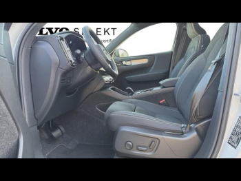 Photo 16 du bon plan VOLVO XC40 B3 163ch Ultra DCT 7 occasion à 46290 €