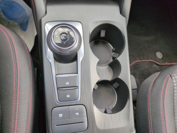 Photo 11 du bon plan FORD Kuga 2.5 Duratec 190ch FHEV E85 ST-Line BVA occasion à 25490 €