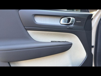 Photo 15 du bon plan VOLVO XC40 B4 197ch Ultra DCT 7 occasion à 44805 €