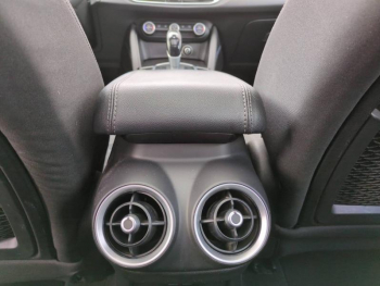 Photo 23 du bon plan ALFA ROMEO Stelvio 2.2 Diesel 150ch Super AT8 occasion à 17900 €