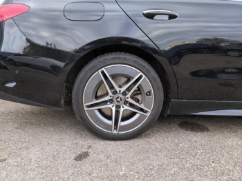 Photo 12 du bon plan MERCEDES-BENZ Classe C Break 300 e 204+129ch AMG Line occasion à 22900 €