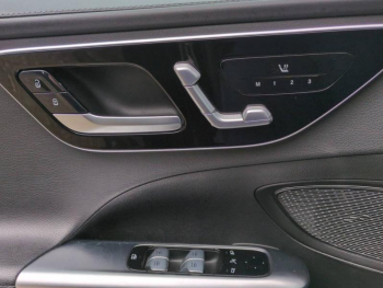 Photo 23 du bon plan MERCEDES-BENZ Classe C Break 300 e 204+129ch AMG Line occasion à 22900 €