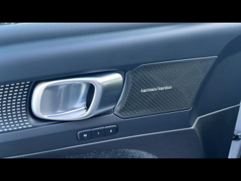 Photo 14 du bon plan VOLVO XC40 B3 163ch Ultra DCT 7 occasion à 39990 €