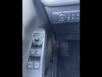 Photo 17 du bon plan FORD Kuga 2.5 Duratec 180ch Hybrid FlexiFuel ST-Line Powershift occasion à 31891 €