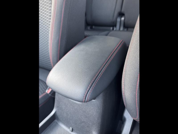 Photo 18 du bon plan FORD Kuga 2.5 Duratec 180ch Hybrid FlexiFuel ST-Line Powershift occasion à 31891 €