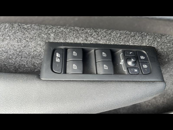 Photo 11 du bon plan VOLVO XC40 B3 163ch Ultra DCT 7 occasion à 39990 €