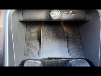 Photo 20 du bon plan VOLVO XC40 B3 163ch Ultra DCT 7 occasion à 39990 €