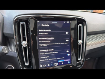 Photo 27 du bon plan VOLVO XC40 B3 163ch Ultra DCT 7 occasion à 40890 €