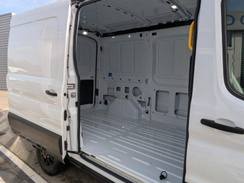 Photo 10 du bon plan FORD Transit 2T Fg VUL T350 L2H2 2.0 EcoBlue 170ch S&S Trail occasion à 33861 €