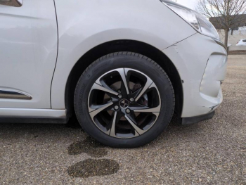 Photo 8 du bon plan DS DS 3 BlueHDi 100ch So Chic S&S occasion à 10290 €