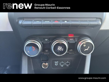 Photo 23 du bon plan RENAULT Clio 1.6 E-Tech hybride 145ch Evolution occasion à 16990 €