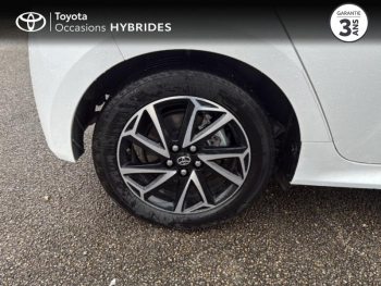 Photo 16 du bon plan TOYOTA Yaris 116h Design 5p MY22 occasion à 19290 €