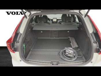 Photo 7 du bon plan VOLVO XC60 T6 Hybride Rechargeable 253 + 145ch Black Edition Geartronic 8 AWD occasion à 72900 €