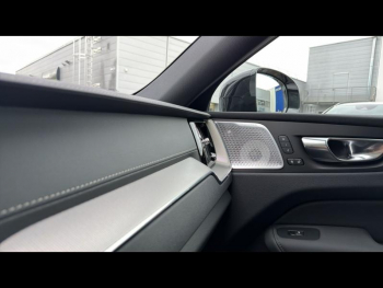 Photo 26 du bon plan VOLVO XC60 T6 Hybride Rechargeable 253 + 145ch Black Edition Geartronic 8 AWD occasion à 72900 €