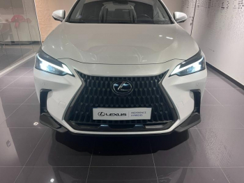 Photo 2 du bon plan LEXUS NX 450h+ Luxe 4WD MY24 occasion à 42490 €