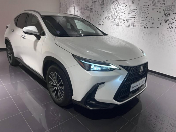 Photo 3 du bon plan LEXUS NX 450h+ Luxe 4WD MY24 occasion à 42490 €