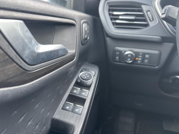 Photo 14 du bon plan FORD Kuga 2.5 Duratec 225ch PHEV Vignale BVA occasion à 23590 €