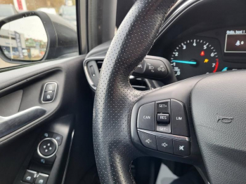 Photo 23 du bon plan FORD Fiesta 1.0 EcoBoost 100ch Stop&Start ST Line 5p occasion à 12990 €