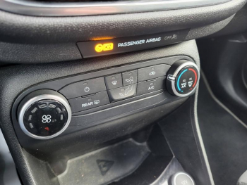 Photo 26 du bon plan FORD Fiesta 1.0 EcoBoost 100ch Stop&Start ST Line 5p occasion à 12990 €