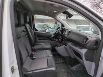 Photo 14 du bon plan PEUGEOT Expert Fg VUL Standard 2.0 BlueHDi 120ch Premium Pack S&S occasion à 17990 €