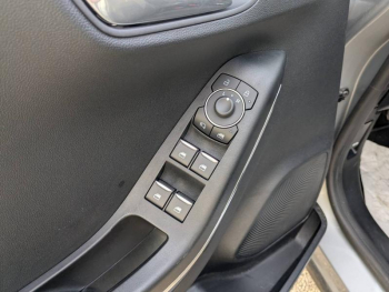 Photo 17 du bon plan FORD Puma 1.0 Flexifuel 125ch S&S mHEV Titanium occasion à 17990 €