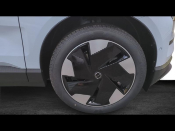 Photo 18 du bon plan VOLVO EX30 Single Extended Range 272ch Plus occasion à 41900 €