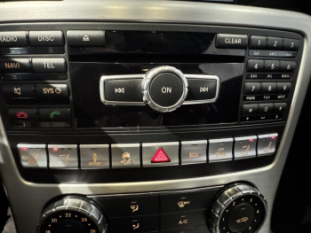 Photo 29 du bon plan MERCEDES-BENZ Classe SLK 350 7GTro+ occasion à 32990 €