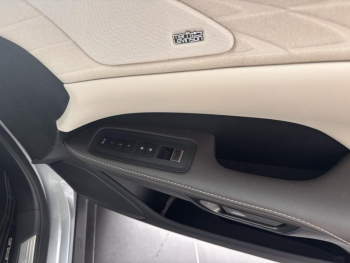 Photo 11 du bon plan LEXUS RX 450h+ Executive 4WD occasion à 65990 €