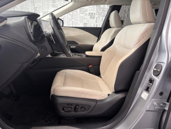 Photo 13 du bon plan LEXUS RX 450h+ Executive 4WD occasion à 65990 €