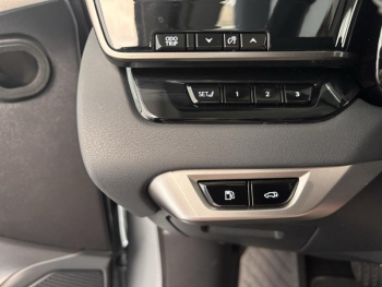 Photo 22 du bon plan LEXUS RX 450h+ Executive 4WD occasion à 65990 €