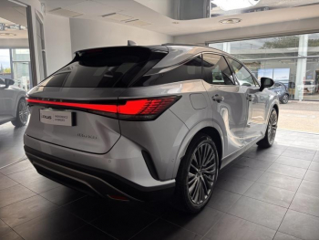Photo 25 du bon plan LEXUS RX 450h+ Executive 4WD occasion à 65990 €