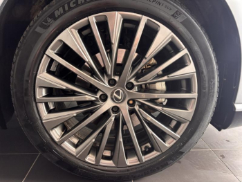 Photo 26 du bon plan LEXUS RX 450h+ Executive 4WD occasion à 65990 €