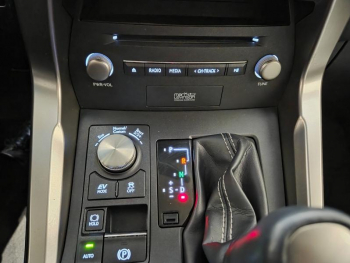 Photo 8 du bon plan LEXUS NX 300h 4WD Executive Euro6d-T occasion à 33890 €